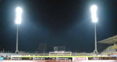 Schlüsselwörter: Ernst-Abbe-Sportfeld Stadion Flutlicht