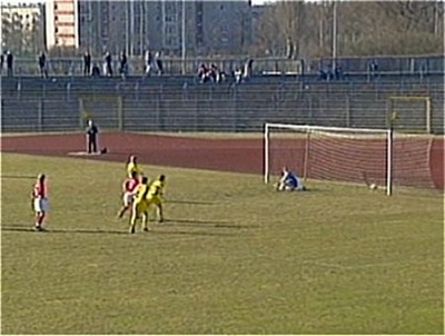  ... Hempel per Elfmeter zum 5:1.
Schlüsselwörter: Dessau Elfmeter Hempel