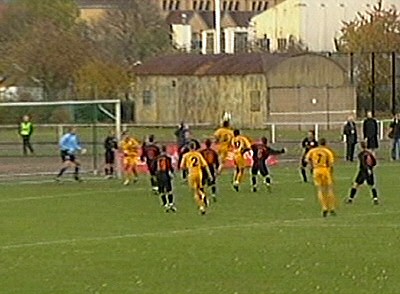 ...  und Grasser per Kopf zum 3:0.
Schlüsselwörter: Grasser