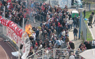  Noch 'n Osterfeuer.
Schlüsselwörter: Gästeblock