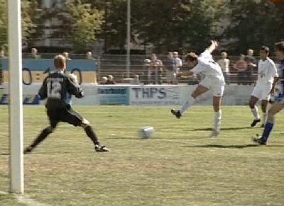  ... Schuss durch die Beine des Torhüters - 2:0 für den FCC!
Schlüsselwörter: Hähnge