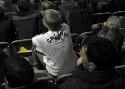  Falls jemand weiß, um welches Autogramm es sich hier handelt, bitte mal eine Mail an mich.
