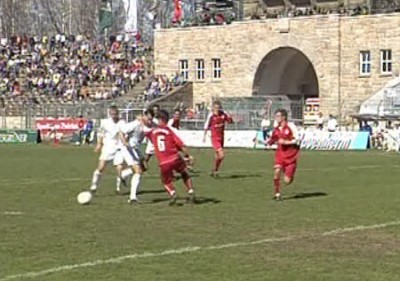 Zusammenspiel zwischen den eingewechselten Jovic und Werner - Jovic legt per Hacke ab ...
Schlüsselwörter: Jovic Werner