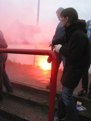 Versteckte Pyro-Show im Jena-Block.
