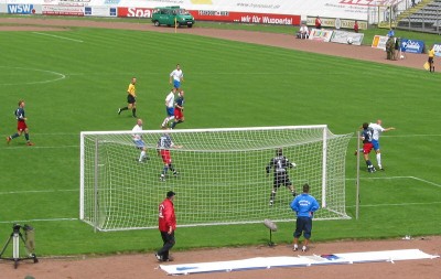 Nach 5 Minuten hatte Jena das Spiel im Griff und die deutlich gefährlicheren Chancen.
