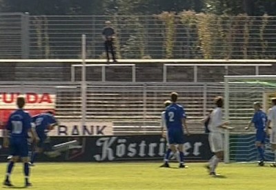 1:0
Schlüsselwörter: Hähnge