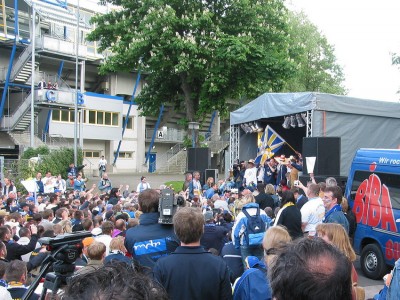 Werner beim Uf(f)ta mit den Fans.
