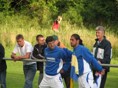 Links Probespieler und Neuzugang Georgi Oniani.
