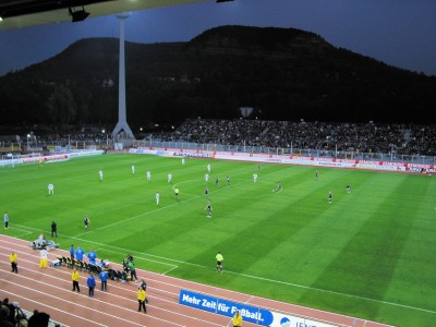 Anpfiff zur 2. Halbzeit, Person patzt und es steht 0:1.
