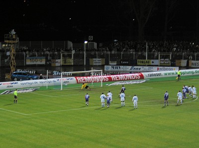 Als gute Gastgeber spendierte der FCC den Auern die frühe 1:0-Führung per Elfmeter.
