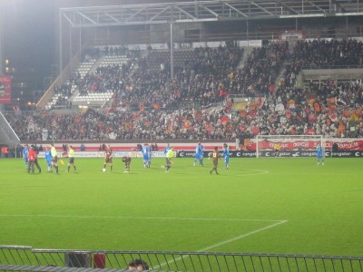 Auch St. Paulis Fans erfreuten mit Choreoeinlage
