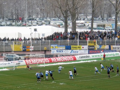 Simak verwandelt den Elfer sicher zum 1:0 für den FCC.
