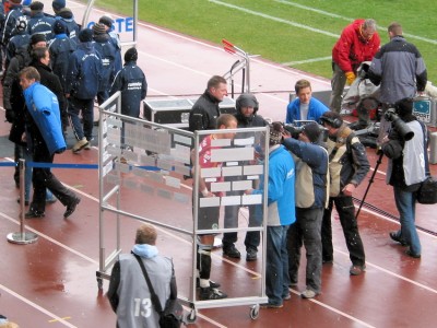 Kirchstein betont weiterhin, dass er vor dem Elfer den Ball gespielt hat ... (nachdem er Kandelaki umgetreten hatte).
