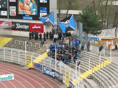 Der Rest der angekündigten 500 Paderborner Fans steckte wahrscheinlich im Stau 
