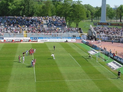 ... holt gleich einen Elfer raus, den Günther sicher zum 2:1 verwandelt.
