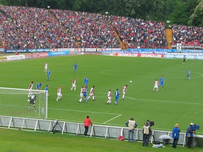 Wenigstens beim FCC geht ein bissel was nach vorn
