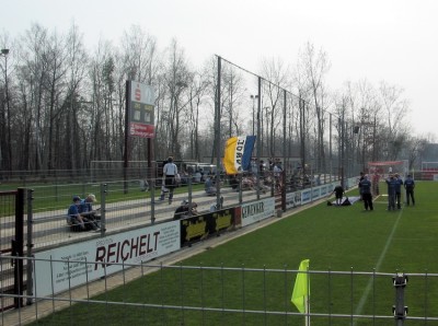 Die Radler waren mit die ersten in der Arena
