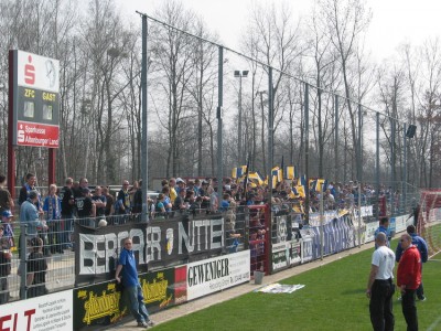 Zu Spielbeginn hatten sich dann um die 600 Guten im Rund versammelt
