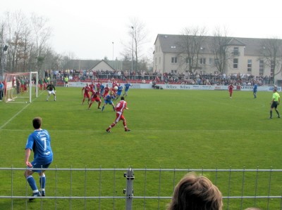 Freistoß Ziege, Kopfballverlängerung Schmidt, Chance vergeben ...
