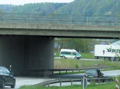 Kurz vor Burghausen sammelten sich die Six-Packs ...
