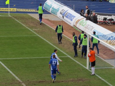 Die Ersatzspieler schicke Frank frühzeitig zum Warmmachen
