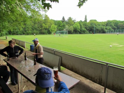 Aber es geht neben dem Stadion auch anders und sehr gemütlich
