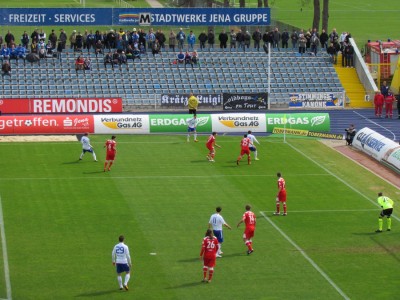 Leicht einschläfernder Sommerfußball in Halbzeit 1
