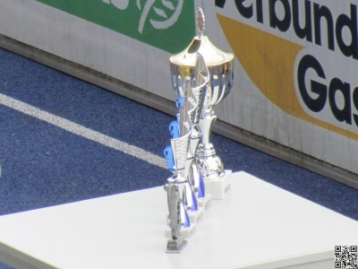 Der Pokal für die Fanclubturniersieger
