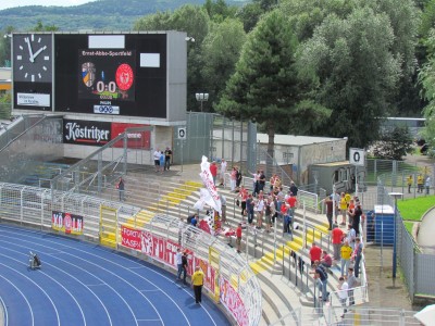 Spärlicher Gästemob, aber sie brachten ein Fäßchen Kölsch für die FCC-Mannschaft mit ;-)
