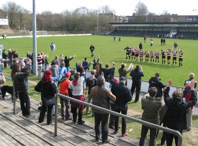 Verdient mit 4:2 gewannen die Gastgeber in einem netten Oberliga-Kick.
